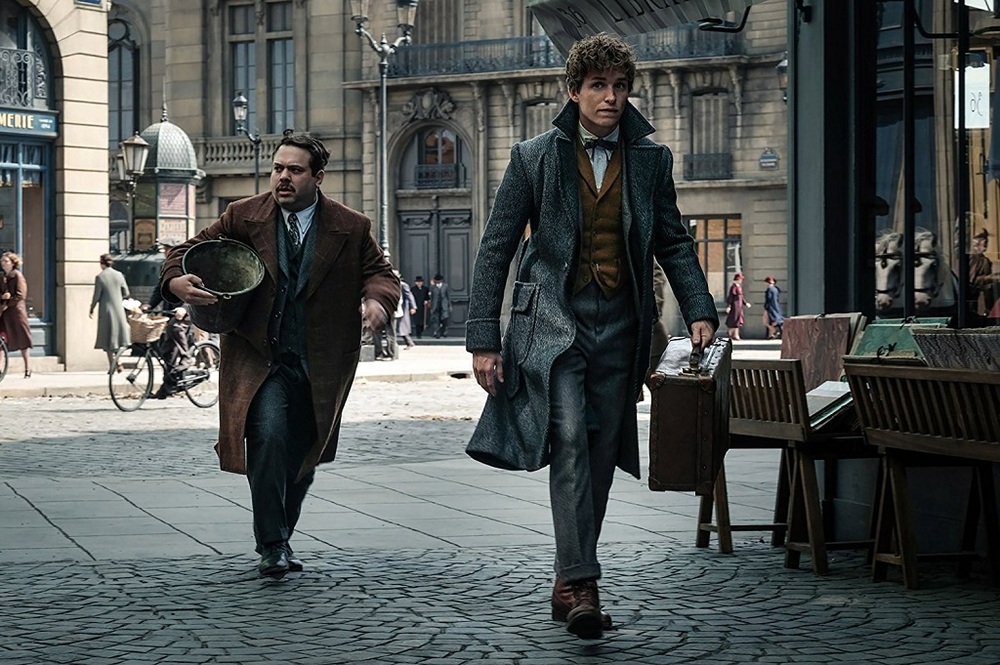 ادی ردمین و دن فوگلر در فیلم سینمایی «جانوران شگفت انگیز: جنایات گریندل والد» (Fantastic Beasts: The Crimes of Grindelwald)